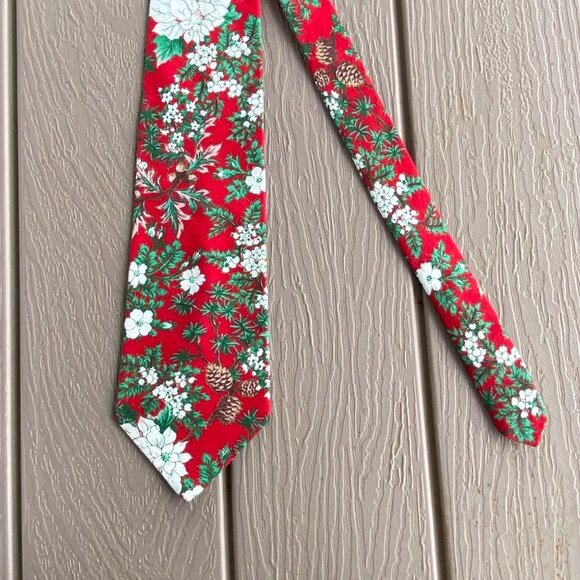 Vintage Christmas Poinsettias Neck Tie Silk Red Floral Career Professional Mens - Picture 3 of 12
